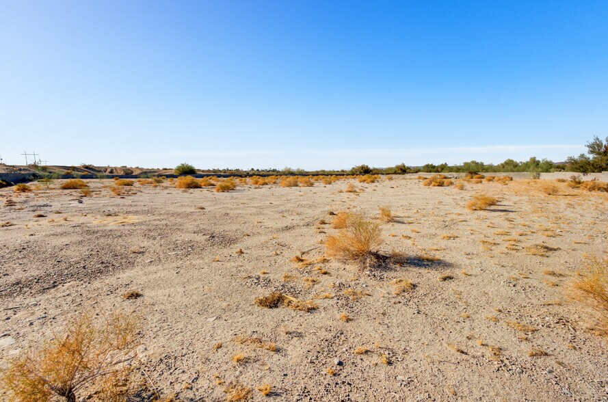 0001 Masterson, Yuma, AZ à vendre - Photo du bâtiment - Image 3 de 22