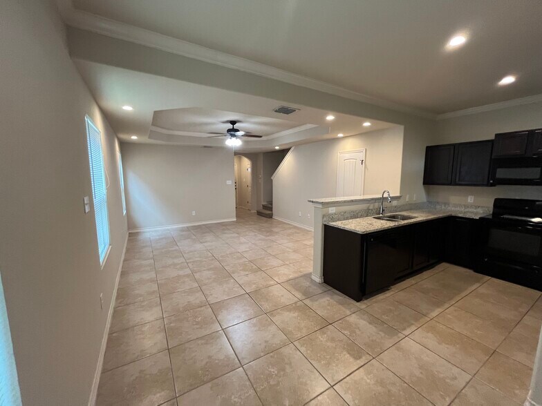 6618 Mia Way, San Antonio, TX à vendre - Photo intérieure - Image 3 de 37