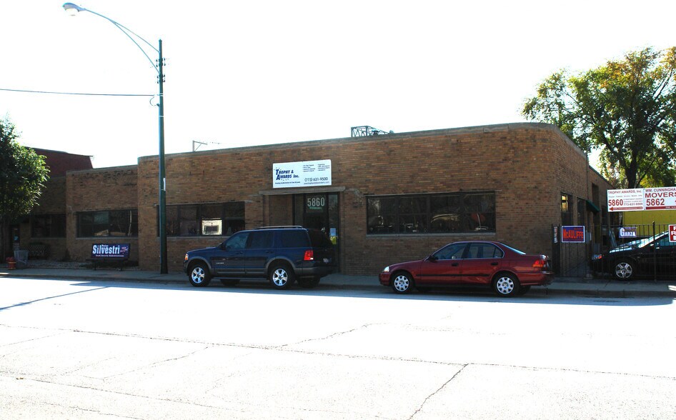 5858-5866 N Northwest Hwy, Chicago, IL for lease - Building Photo - Image 2 of 16