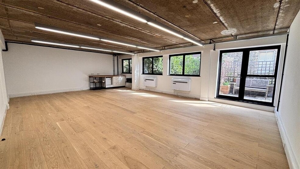 18 Victoria Park Sq, London for lease - Building Photo - Image 2 of 9