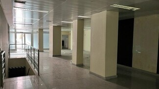 Plus de détails pour Calle María de Guzmán, 49, Madrid - Commerce de détail à louer