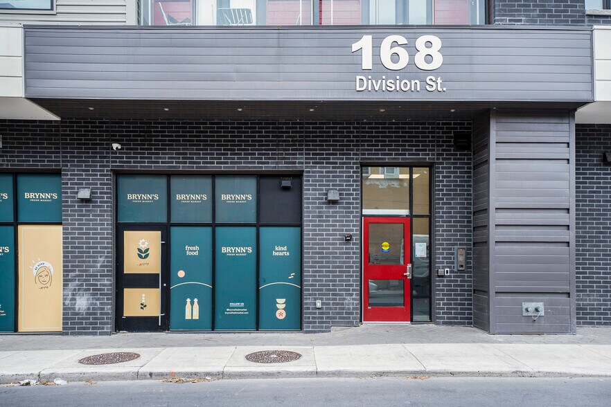 168 Division St, Kingston, ON à louer - Photo du bâtiment - Image 2 de 17