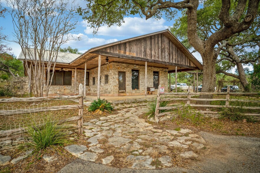 360 Kirk Ln, Bulverde, TX à vendre - Photo du bâtiment - Image 2 de 28