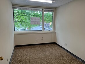 33-43 Great Neck Rd, Great Neck, NY à louer Photo intérieure- Image 2 de 4