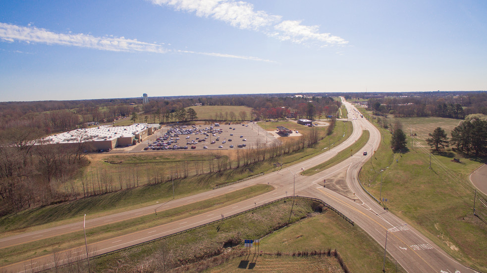 138 Highway 431, Martin, TN à vendre - Photo principale - Image 1 de 1