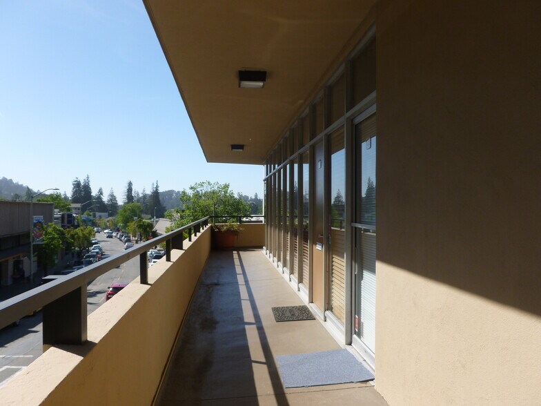 1955-1969 Mountain Blvd, Oakland, CA à louer - Photo du bâtiment - Image 2 de 5