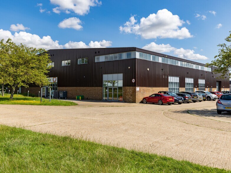 59 Wrest Park, Silsoe à louer - Photo du bâtiment - Image 2 de 32