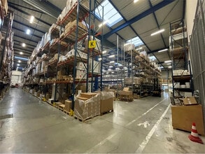 Office in Miribel for lease Interior Photo- Image 1 of 1