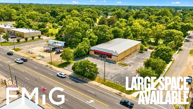 Plus de détails pour 1717 N Pace Blvd, Pensacola, FL - Commerce de détail à vendre