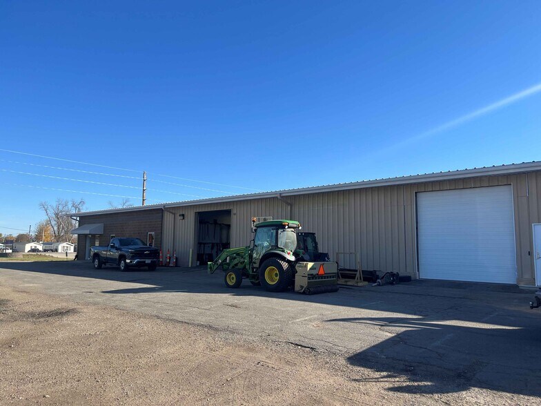 7201 Mount Vernon Rd SE, Cedar Rapids, IA à louer - Photo du bâtiment - Image 3 de 18