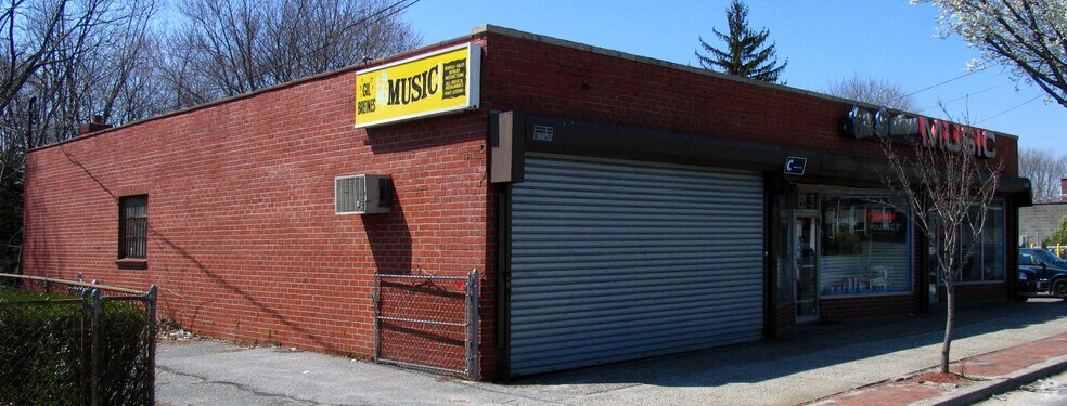 1858-1866 Deer Park Ave, Deer Park, NY à vendre - Photo du bâtiment - Image 3 de 8