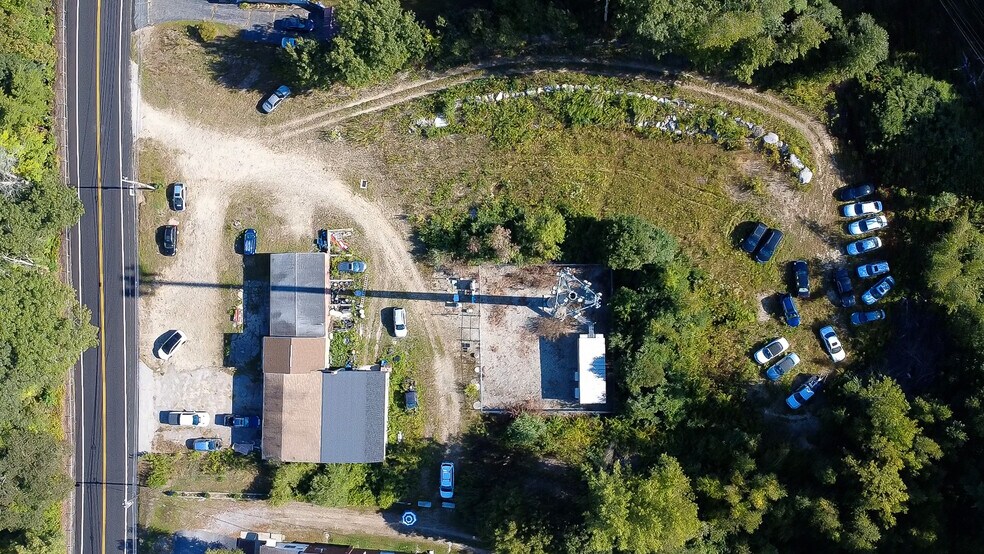 347 Riverside Dr, North Grosvenordale, CT à vendre - Photo principale - Image 2 de 46