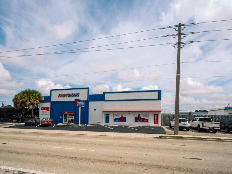 211-215 E Oakland Park, Oakland Park, FL à vendre - Photo du bâtiment - Image 2 de 17