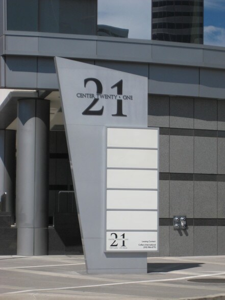 2101 Webster St, Oakland, CA à louer - Photo du bâtiment - Image 2 de 12