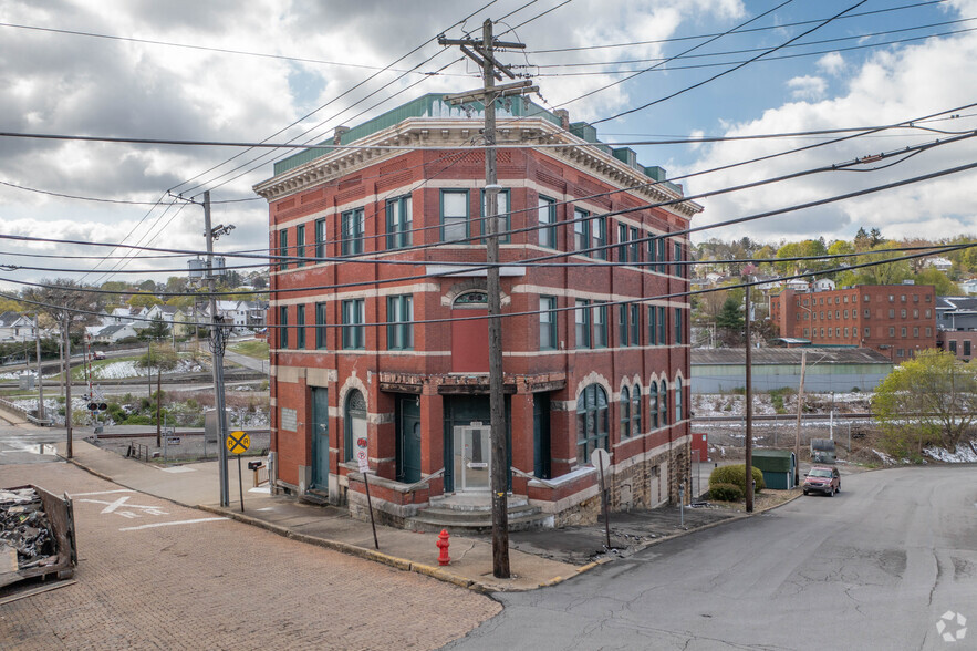 100 Center Ave, Butler, PA for sale - Building Photo - Image 1 of 1