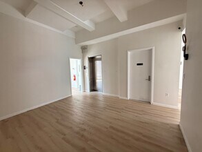 135-16 Roosevelt Ave, Flushing, NY for lease Interior Photo- Image 1 of 10