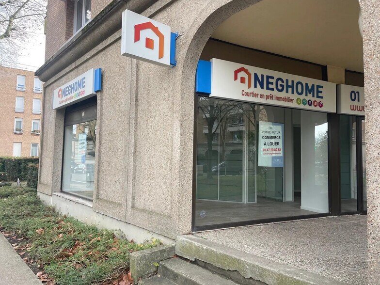 Retail in Montigny-le-Bretonneux for lease - Building Photo - Image 1 of 9