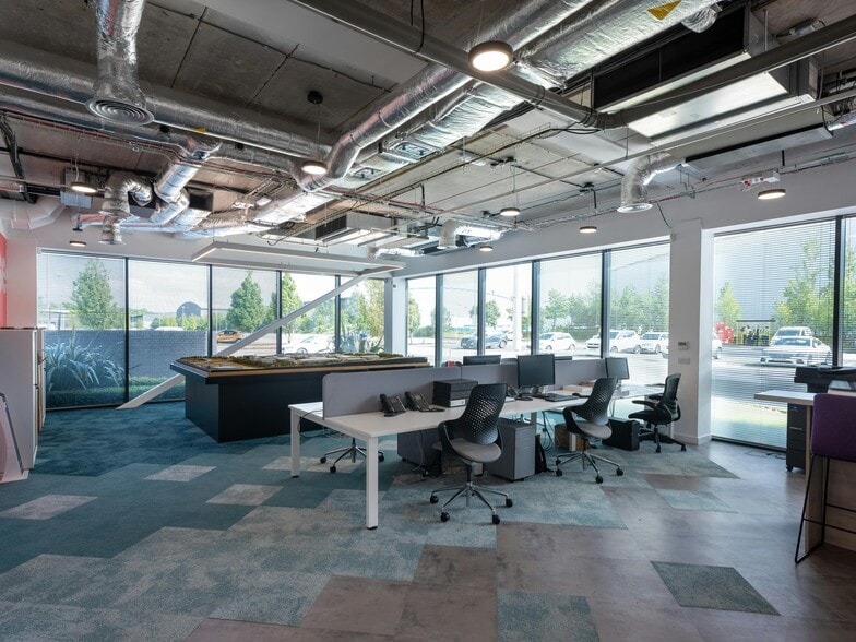 Parklands Ave, Holytown for lease - Building Photo - Image 2 of 12