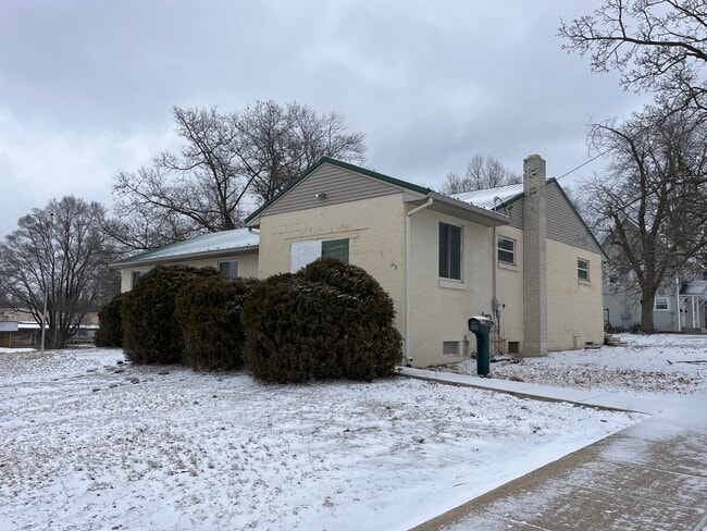 Plus de détails pour 240 Ashfield St, Belding, MI - Spécialité à vendre