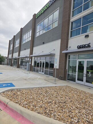 Plus de détails pour 4925 Denton Hwy, Haltom City, TX - Bureau/Commerce de détail à louer