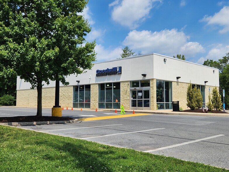 401-403 West Chester Pike, Havertown, PA à louer - Photo du bâtiment - Image 3 de 4