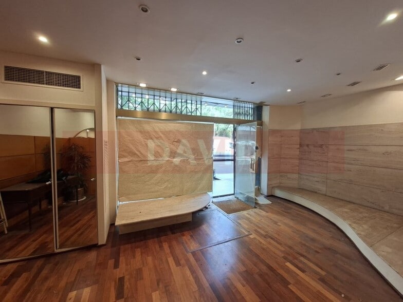 Retail in Barcelona, Barcelona for lease - Interior Photo - Image 3 of 6