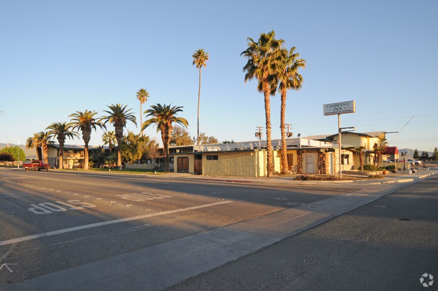 100 Cambridge Ave, Coalinga, CA à vendre - Photo principale - Image 1 de 1