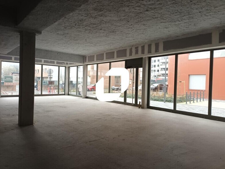 Retail in Lille for sale - Interior Photo - Image 3 of 6