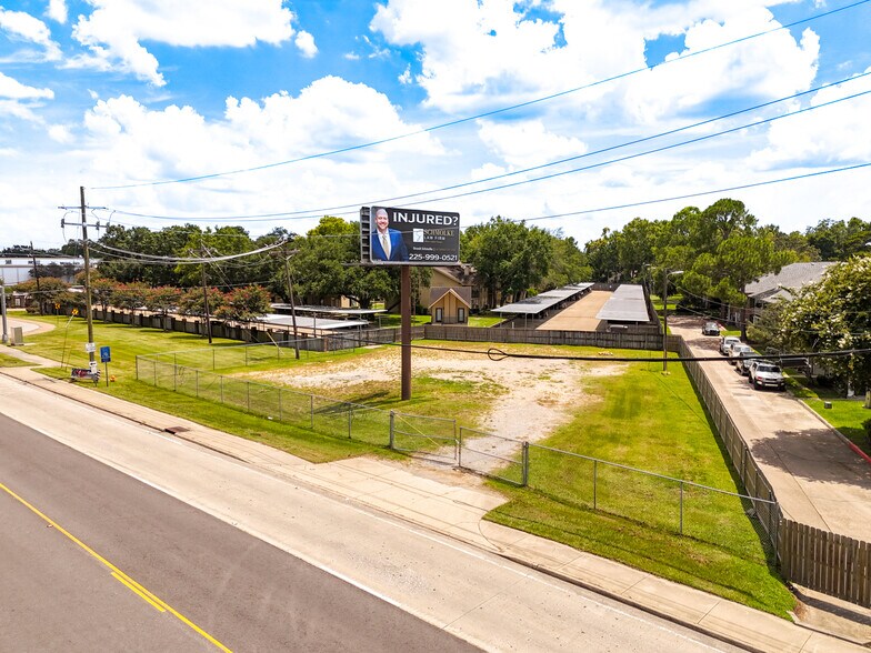 10526 Jefferson Hwy, Baton Rouge, LA à vendre - Photo du bâtiment - Image 2 de 4