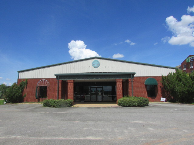 900 Veterans Pky N, Moultrie, GA for sale - Building Photo - Image 1 of 1