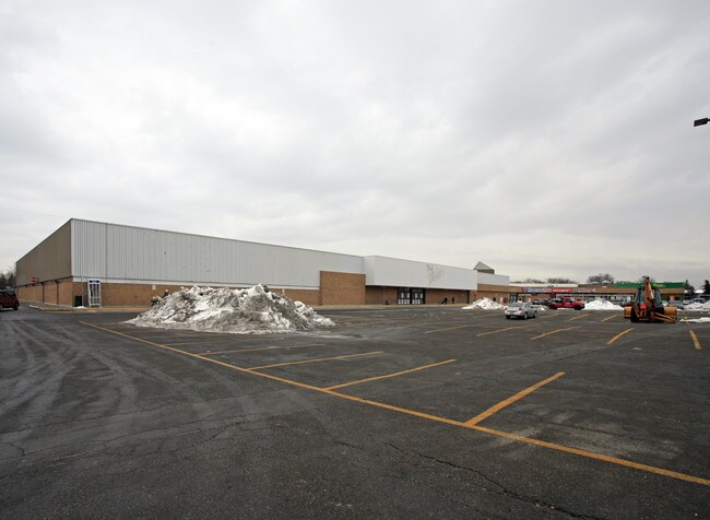 Plus de détails pour 225-227 Vodden St, Brampton, ON - Commerce de détail à louer