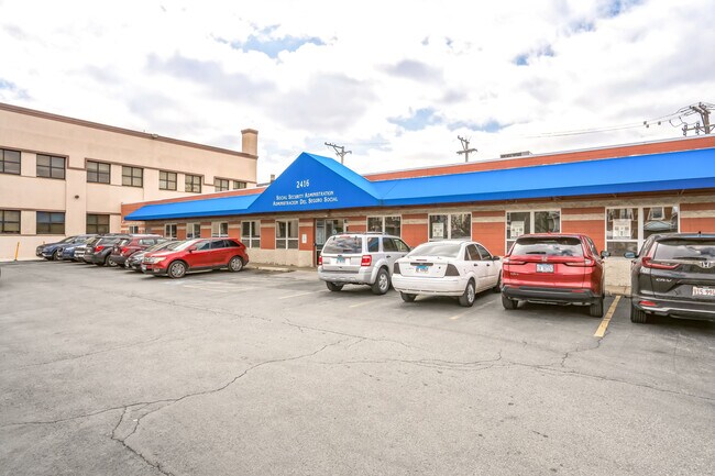Plus de détails pour 2416 S Pulaski Rd, Chicago, IL - Bureau à vendre