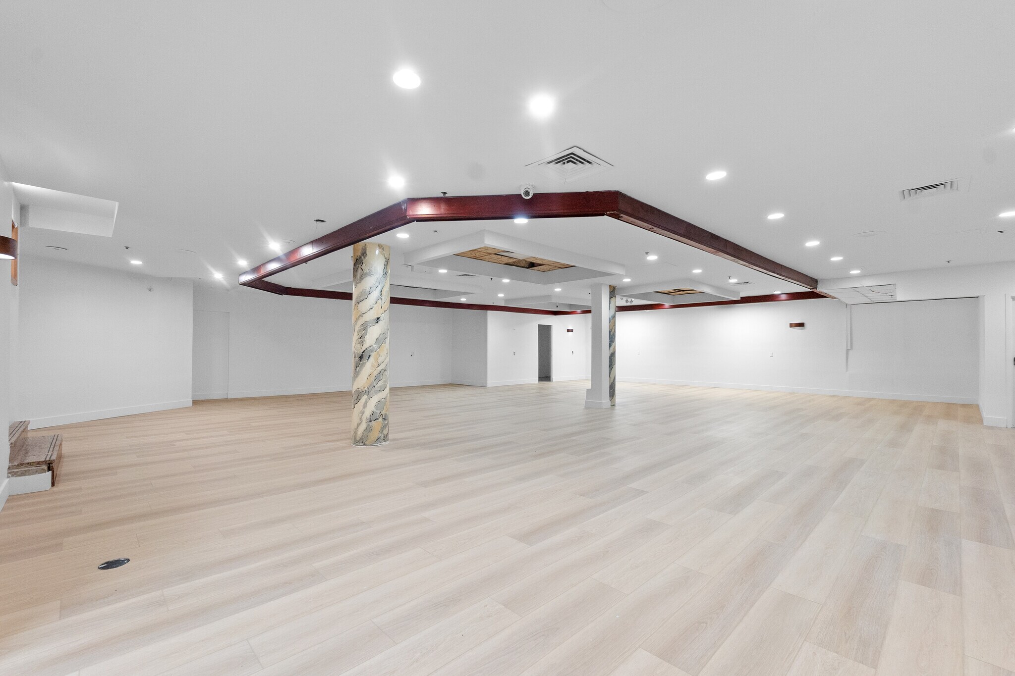 1224-1232 Rue Stanley, Montréal, QC for lease Primary Photo- Image 1 of 14