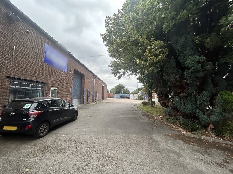 1 Edward St, Salford à louer - Photo du bâtiment - Image 2 de 8