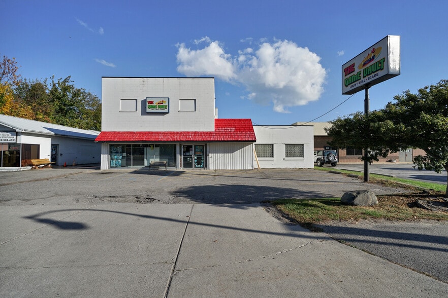 3350-3356 Lapeer Rd portefeuille de 2 propriétés à vendre sur LoopNet.ca - Photo du bâtiment - Image 2 de 9