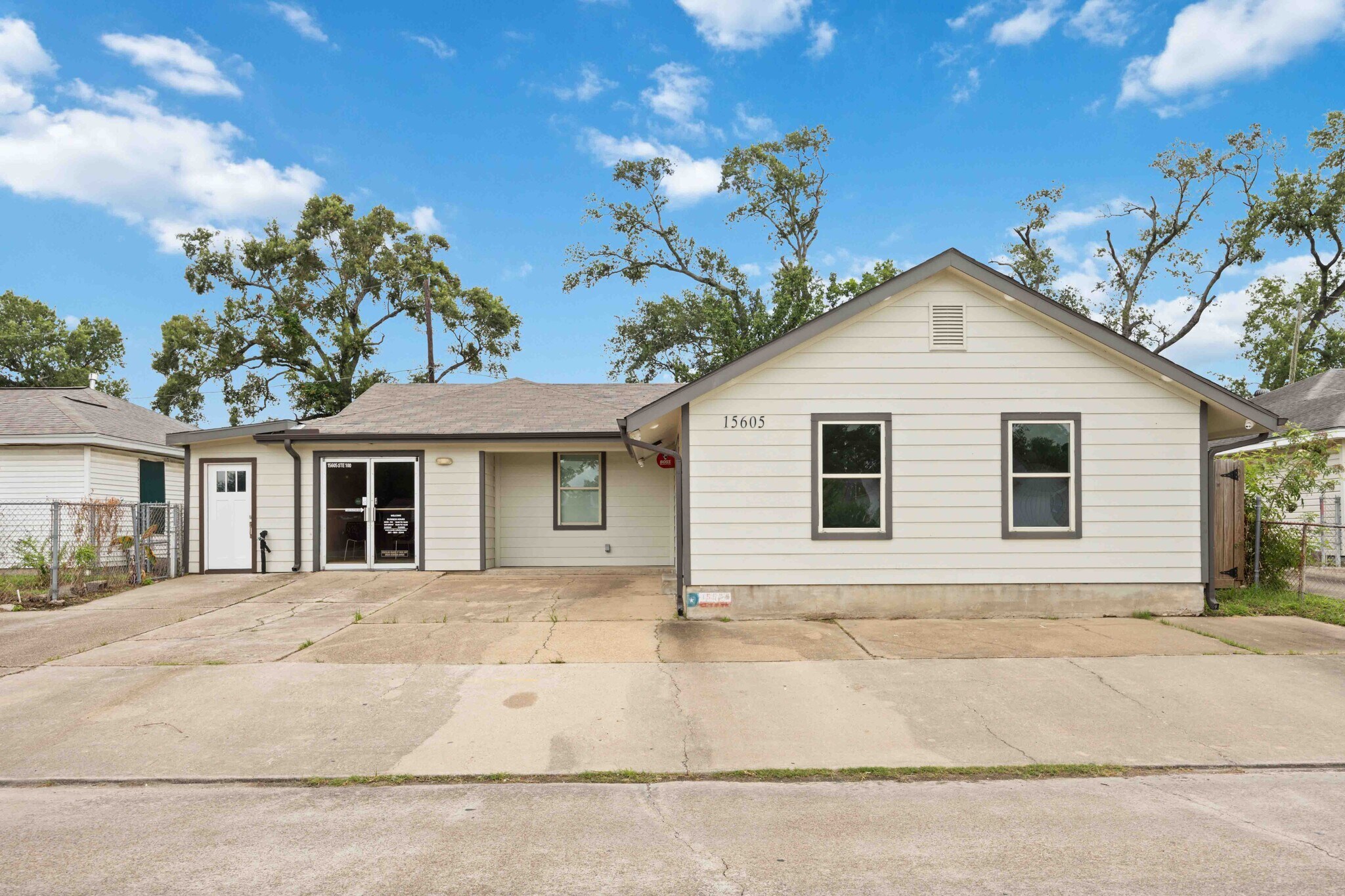 15605 Woodforest Blvd, Channelview, TX à louer Photo du bâtiment- Image 1 de 27