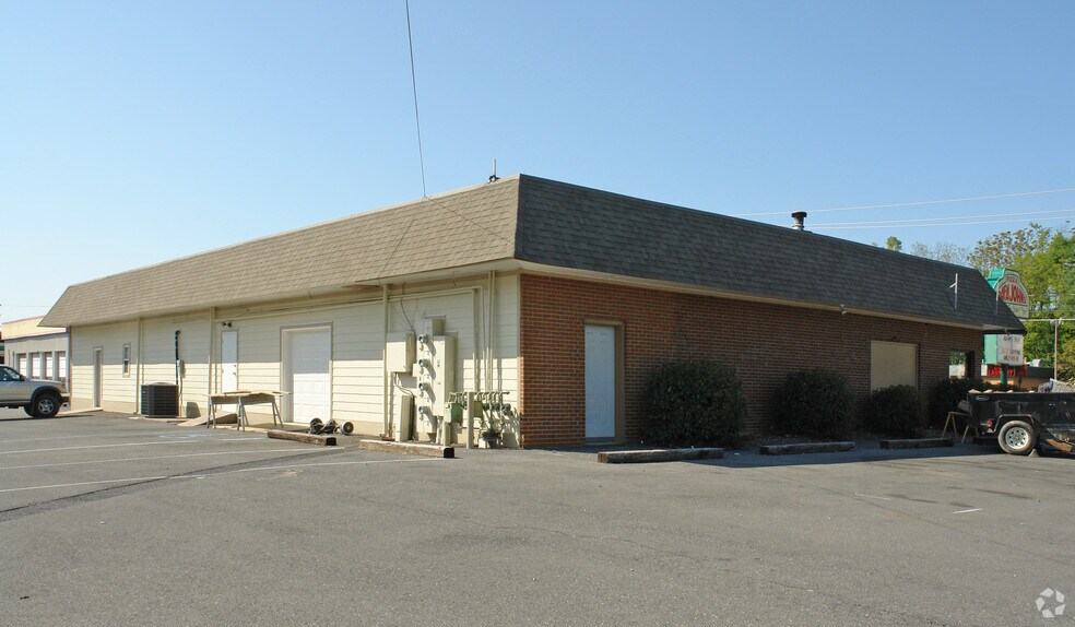 644 Greenville Ave, Staunton, VA à vendre - Photo du bâtiment - Image 2 de 3