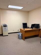 500 N Meridian Ave, Oklahoma City, OK for lease Interior Photo- Image 1 of 4