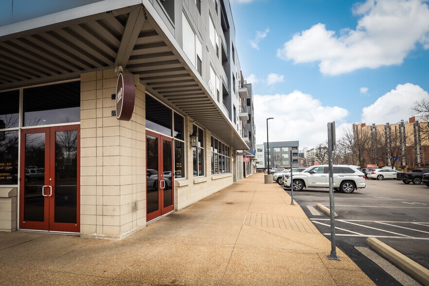 395 S Highland St, Memphis, TN à louer - Photo du bâtiment - Image 3 de 10