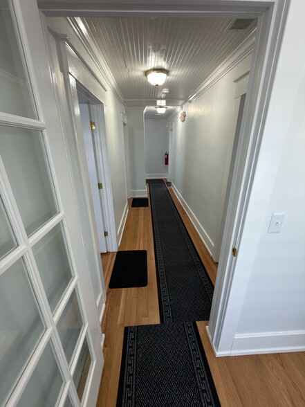 2520 Rochester Rd, Royal Oak, MI à louer - Photo du bâtiment - Image 3 de 12