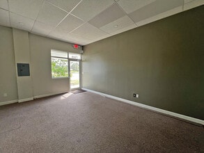 7301-7317 SW Gaines Ave, Stuart, FL for lease Interior Photo- Image 2 of 4
