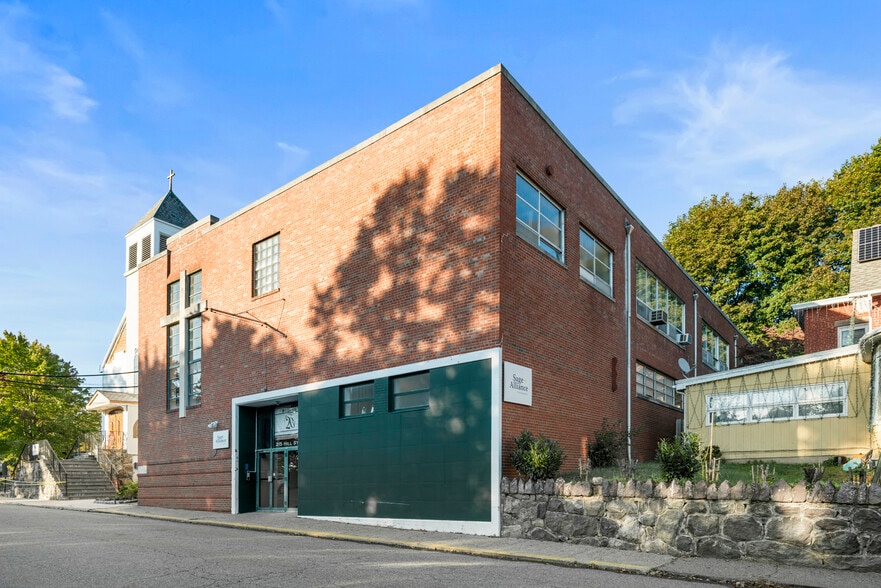 215 Hill St, Boonton, NJ for lease - Primary Photo - Image 2 of 38