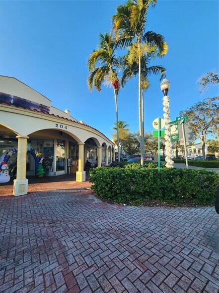 216 Washington Ave, Homestead, FL à vendre - Photo du bâtiment - Image 2 de 15