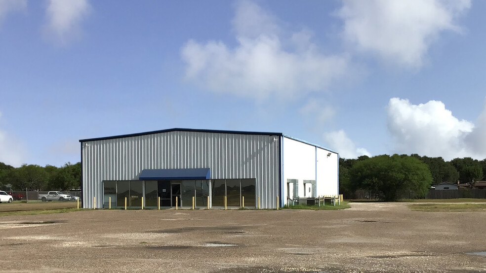 9434 Leopard St, Corpus Christi, TX for lease - Building Photo - Image 1 of 12