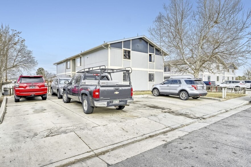 6661 E 63rd Pl, Commerce City, CO à vendre - Photo du bâtiment - Image 2 de 15