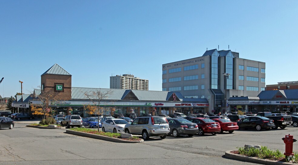 75-105 Bayly St W, Ajax, ON à louer - Photo du bâtiment - Image 2 de 15
