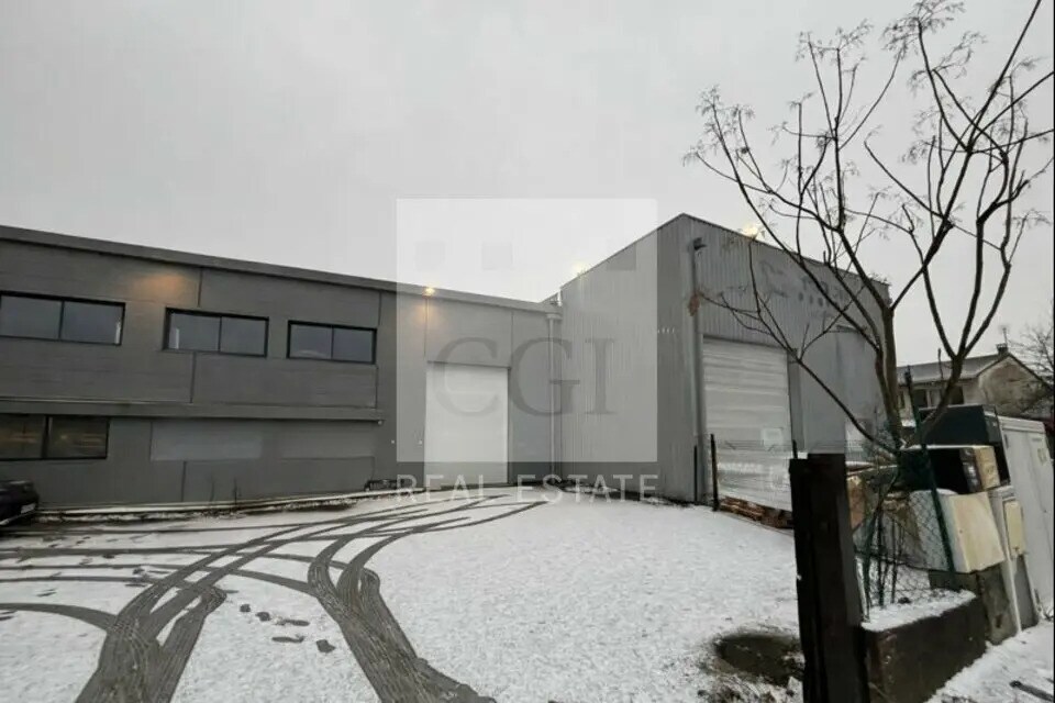 Flex in Villeurbanne for sale Building Photo- Image 1 of 12
