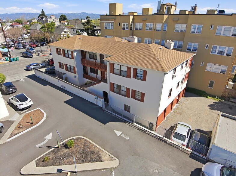 712 Santa Clara Ave, Alameda, CA à vendre - Photo du bâtiment - Image 2 de 16