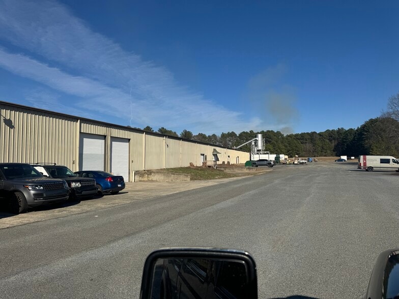 209 S Main St, Oakboro, NC for lease - Building Photo - Image 1 of 29