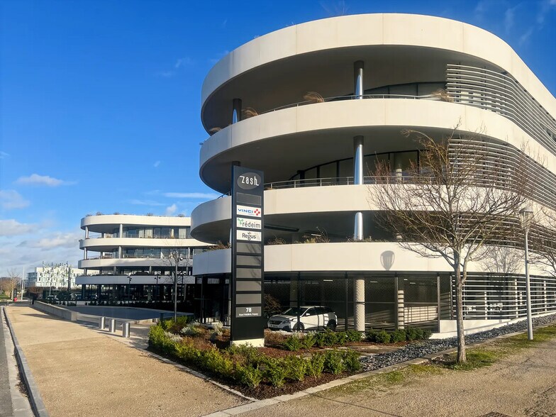 Bureau dans Tinqueux à louer - Photo du bâtiment - Image 2 de 4